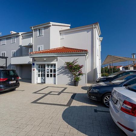 Apartments Crnekovic Tomislava 8 Baška Esterno foto