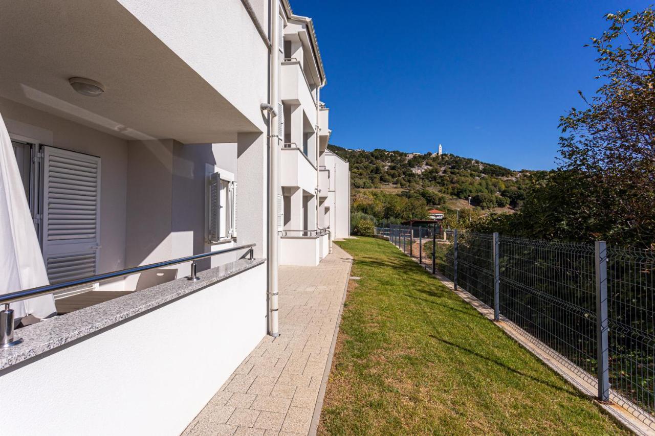Apartments Crnekovic Tomislava 8 Baška Esterno foto