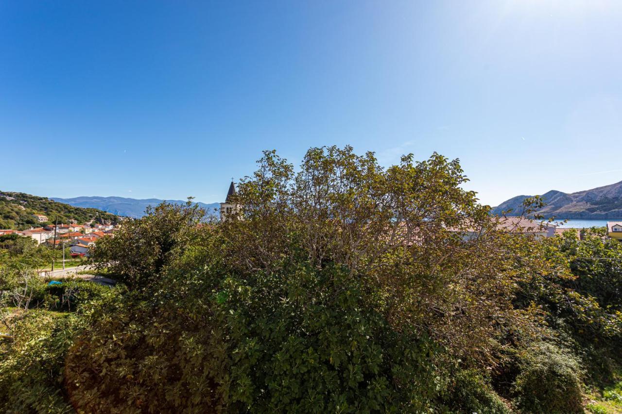 Apartments Crnekovic Tomislava 8 Baška Esterno foto