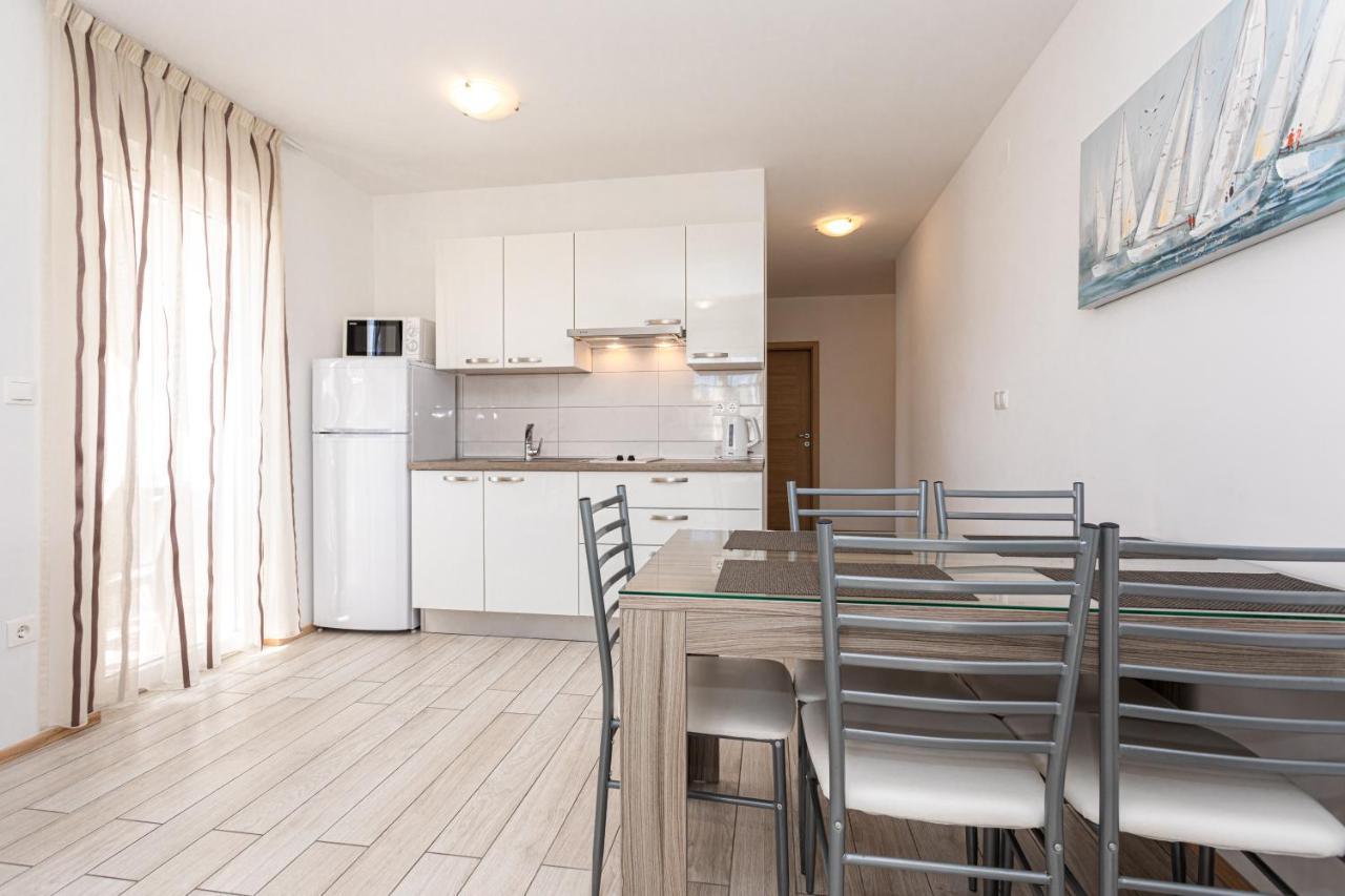 Apartments Crnekovic Tomislava 8 Baška Esterno foto
