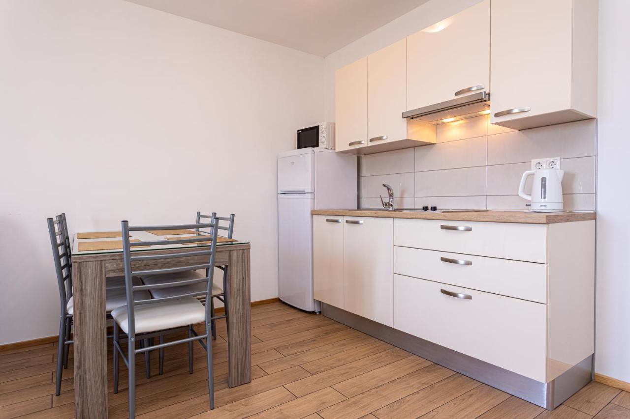 Apartments Crnekovic Tomislava 8 Baška Esterno foto