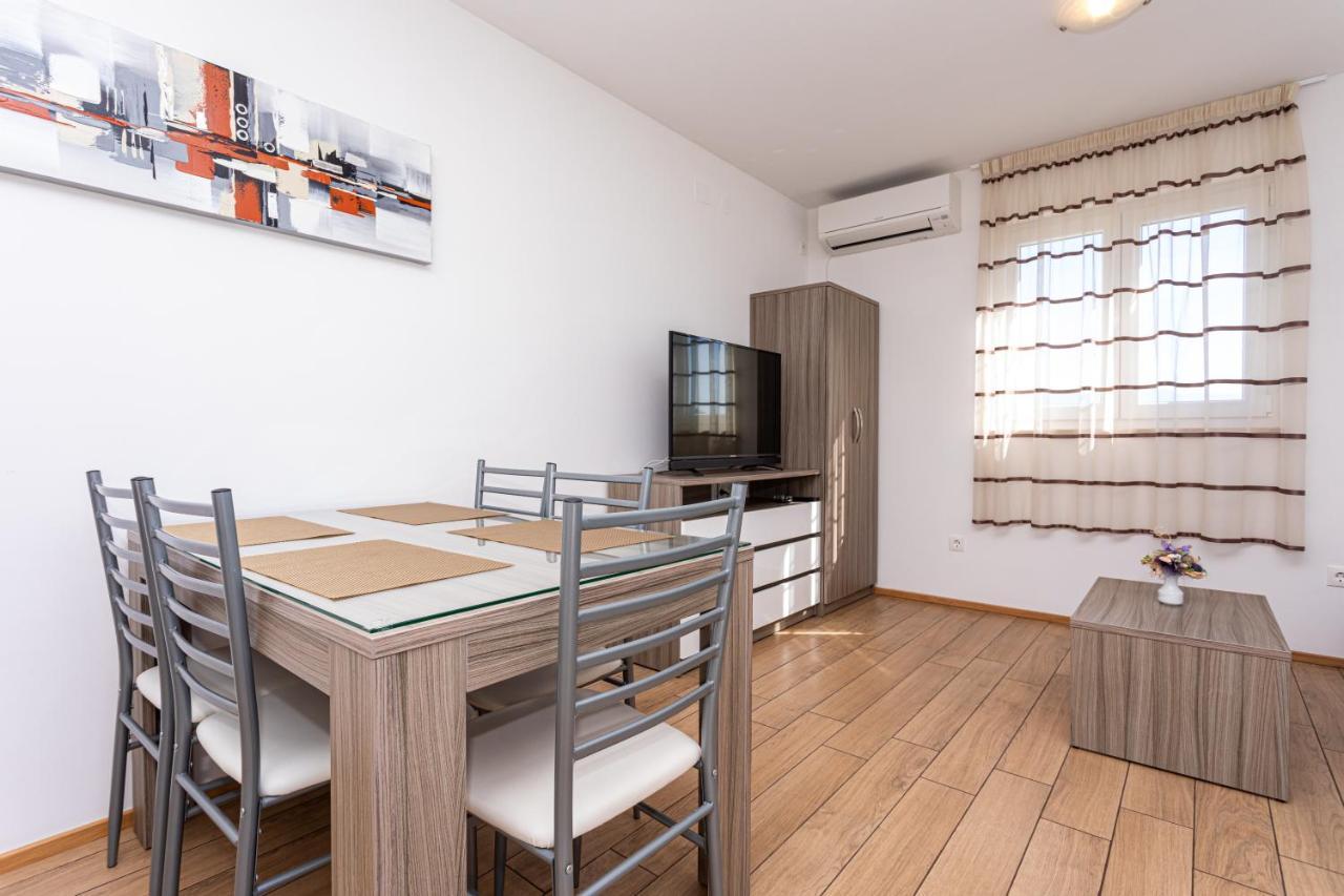 Apartments Crnekovic Tomislava 8 Baška Esterno foto