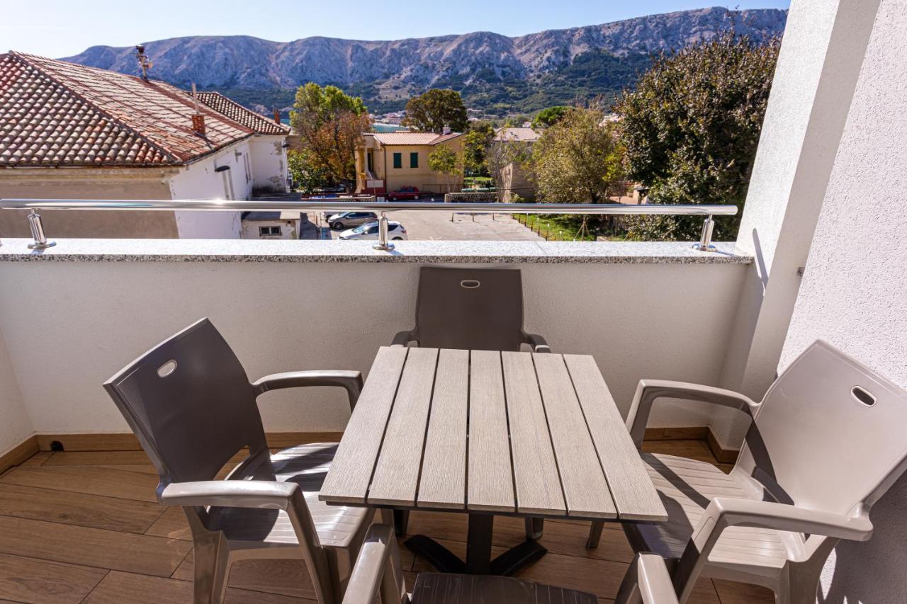 Apartments Crnekovic Tomislava 8 Baška Esterno foto