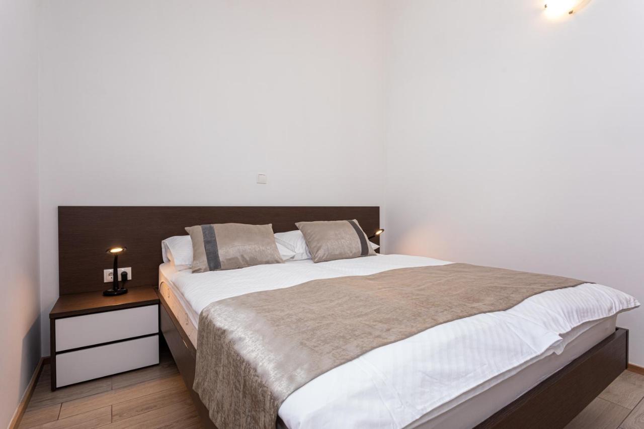 Apartments Crnekovic Tomislava 8 Baška Esterno foto