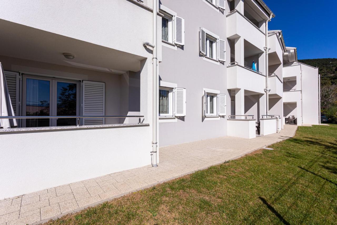 Apartments Crnekovic Tomislava 8 Baška Esterno foto