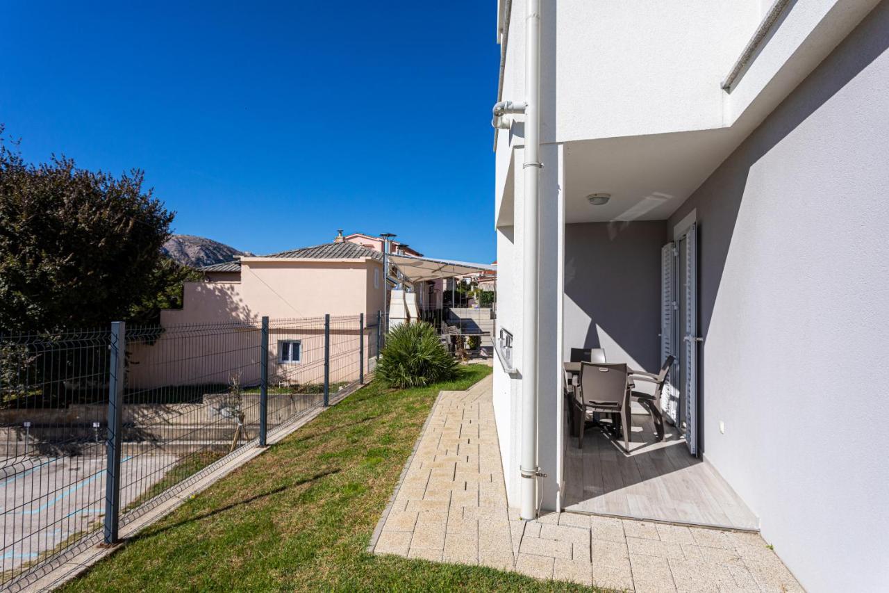 Apartments Crnekovic Tomislava 8 Baška Esterno foto