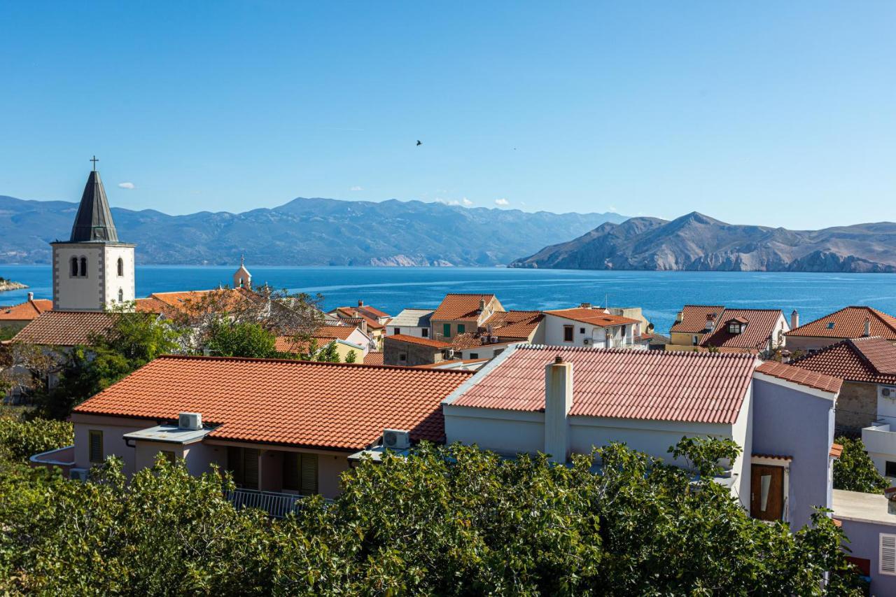 Apartments Crnekovic Tomislava 8 Baška Esterno foto