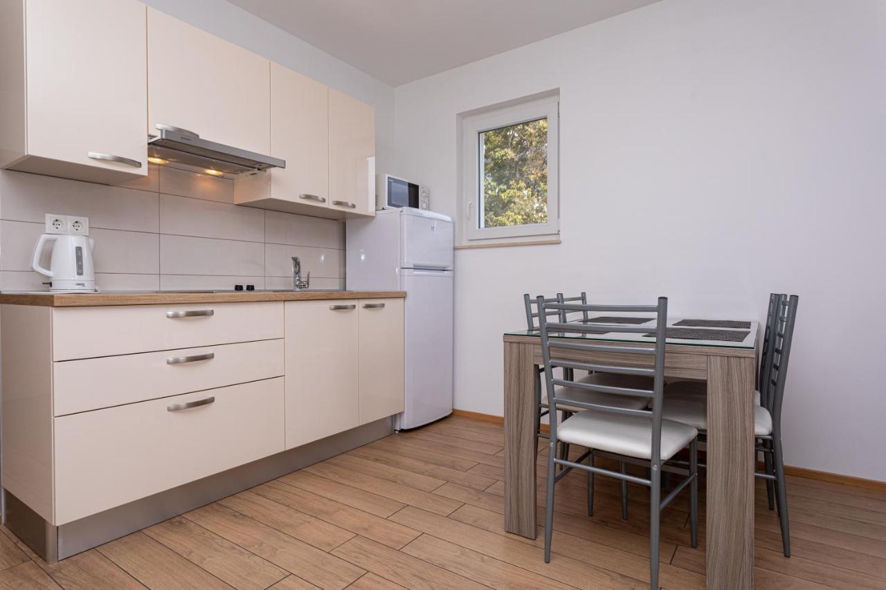 Apartments Crnekovic Tomislava 8 Baška Esterno foto