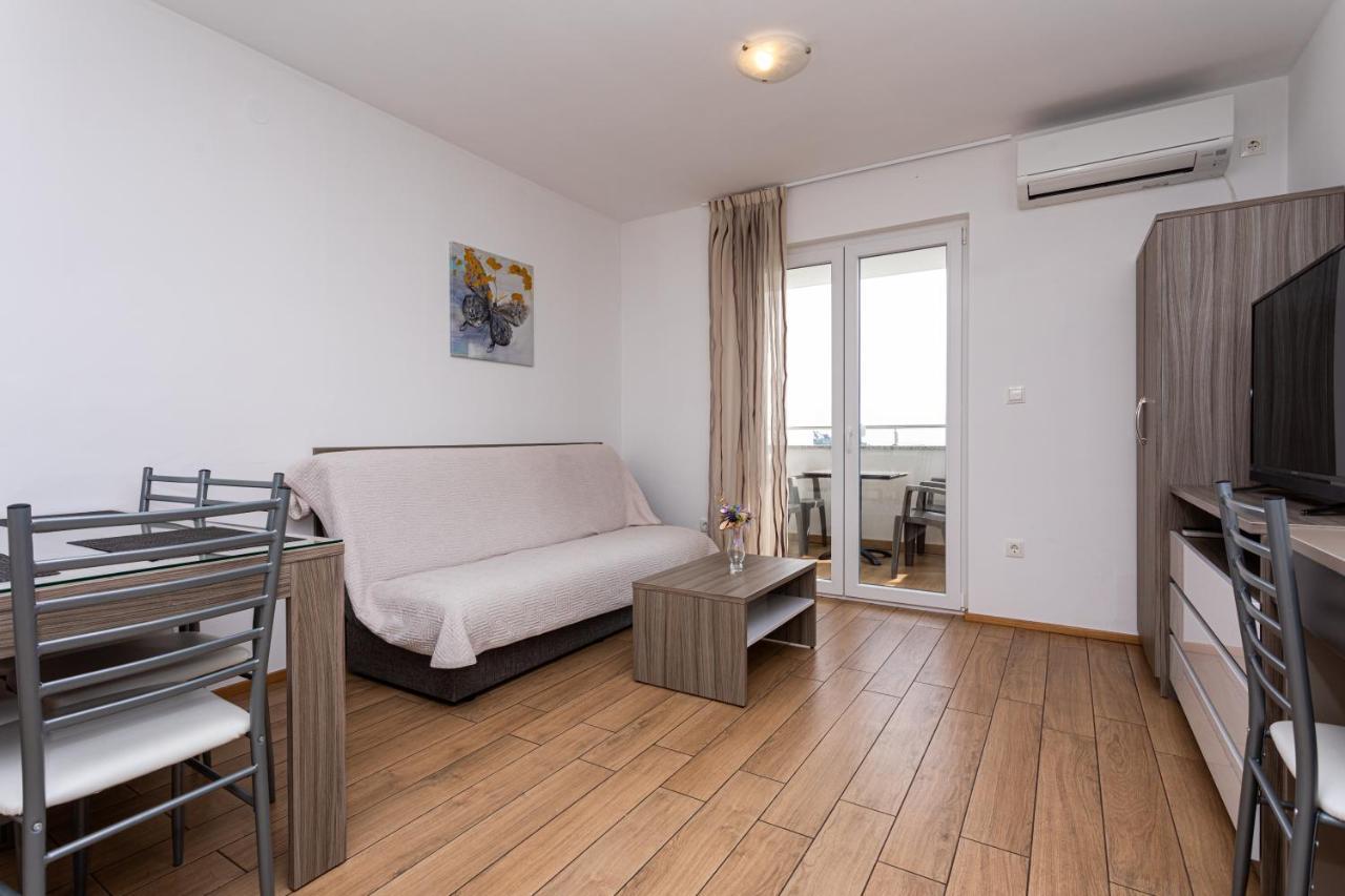 Apartments Crnekovic Tomislava 8 Baška Esterno foto