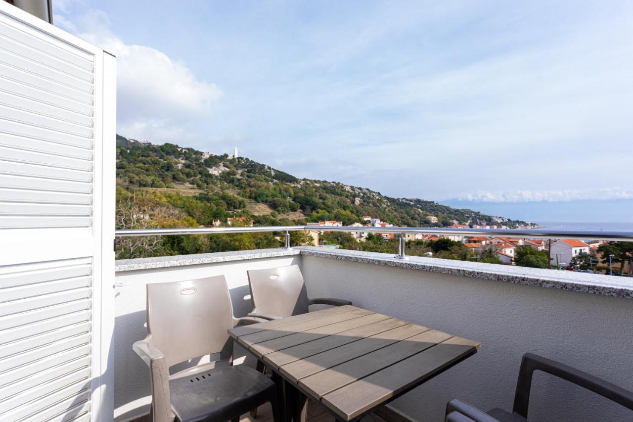 Apartments Crnekovic Tomislava 8 Baška Esterno foto