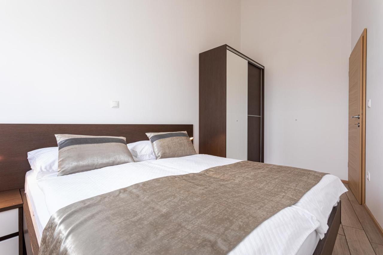 Apartments Crnekovic Tomislava 8 Baška Esterno foto