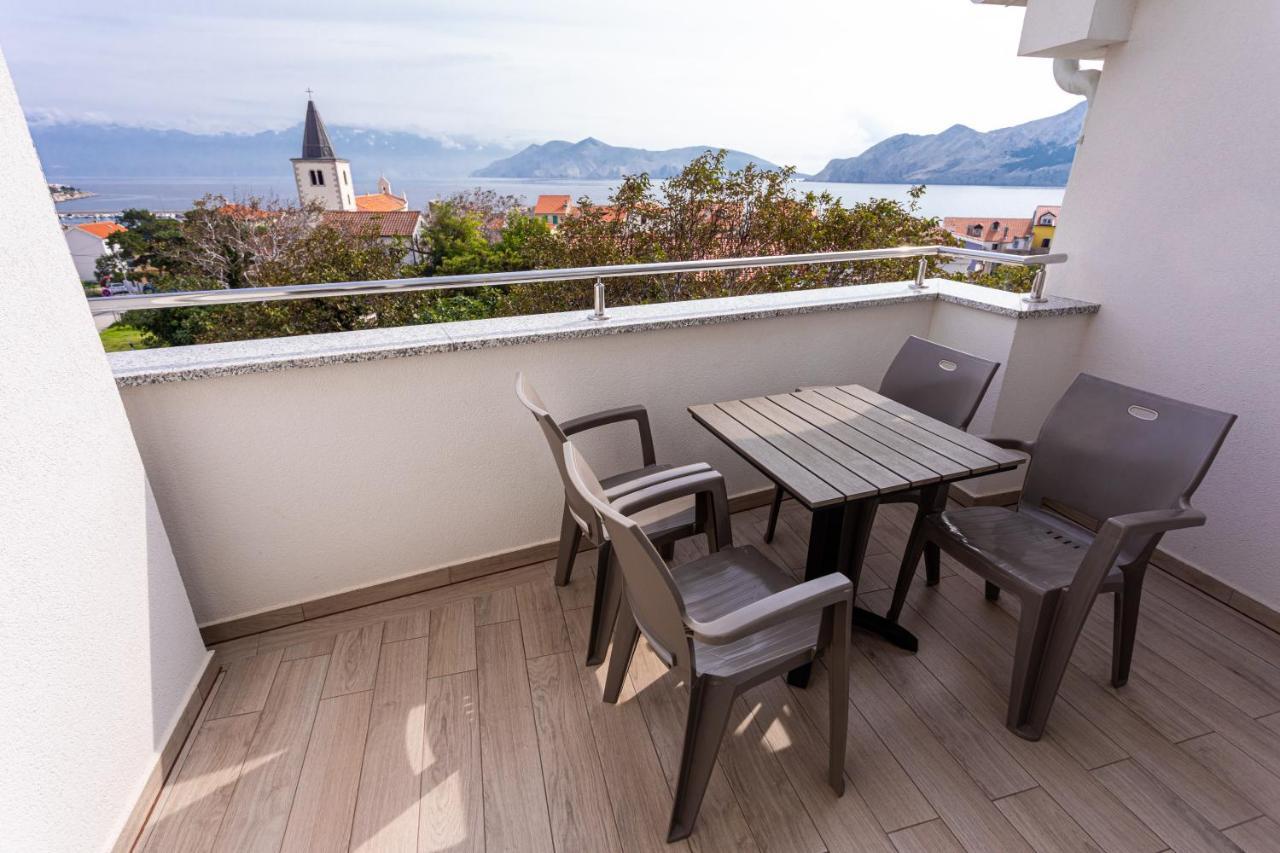 Apartments Crnekovic Tomislava 8 Baška Esterno foto