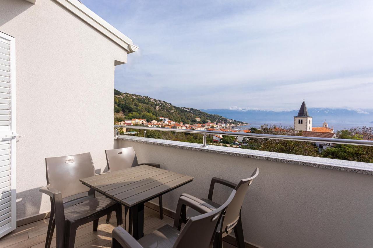 Apartments Crnekovic Tomislava 8 Baška Esterno foto