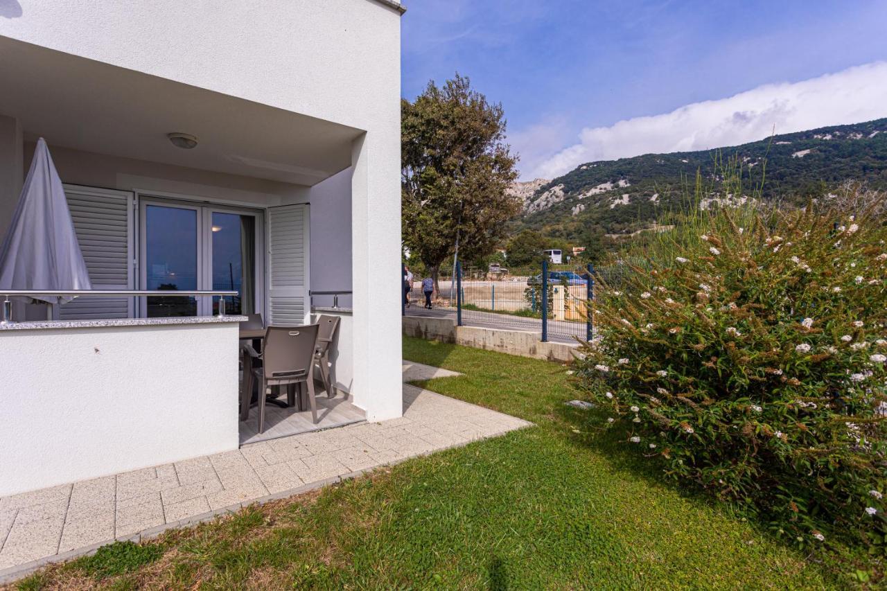 Apartments Crnekovic Tomislava 8 Baška Esterno foto