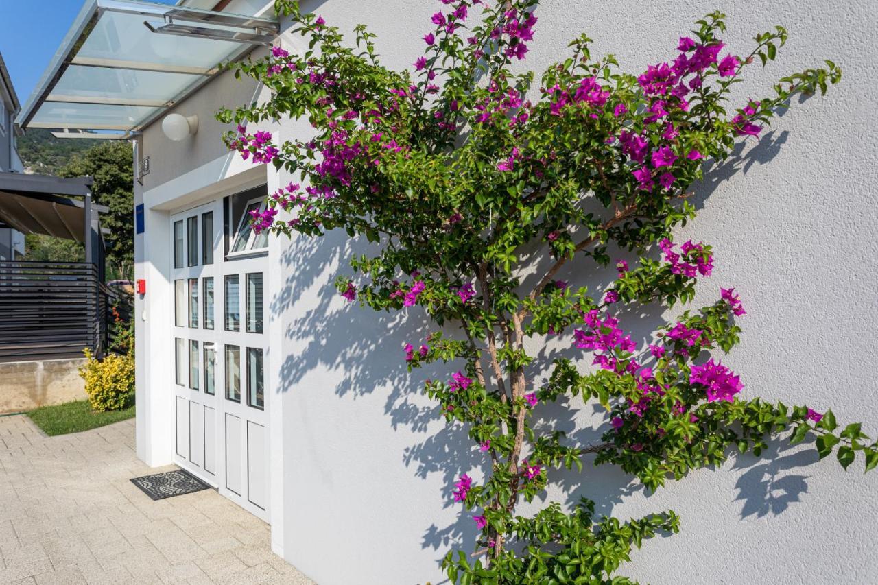 Apartments Crnekovic Tomislava 8 Baška Esterno foto
